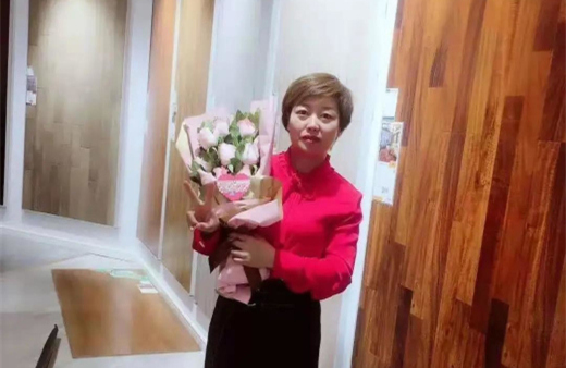 “世”在人為 | 世友地板赤峰經(jīng)銷(xiāo)商宋國(guó)云：持續(xù)努力，不懈奮斗，就能立于不敗之地